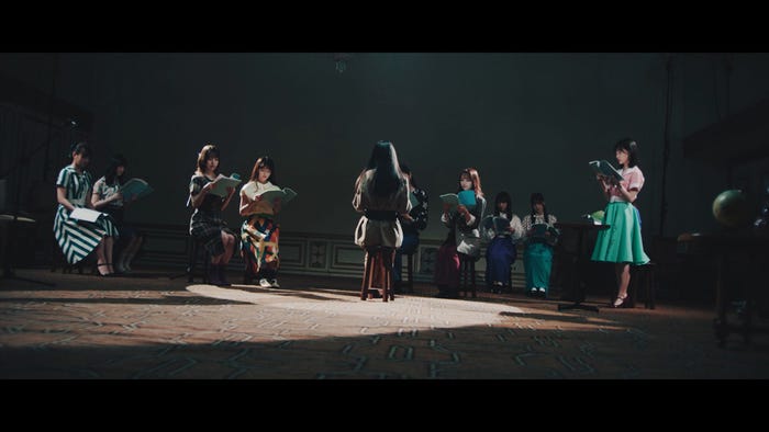 乃木坂46・3期生楽曲「僕が手を叩く方へ」MVより(提供写真)