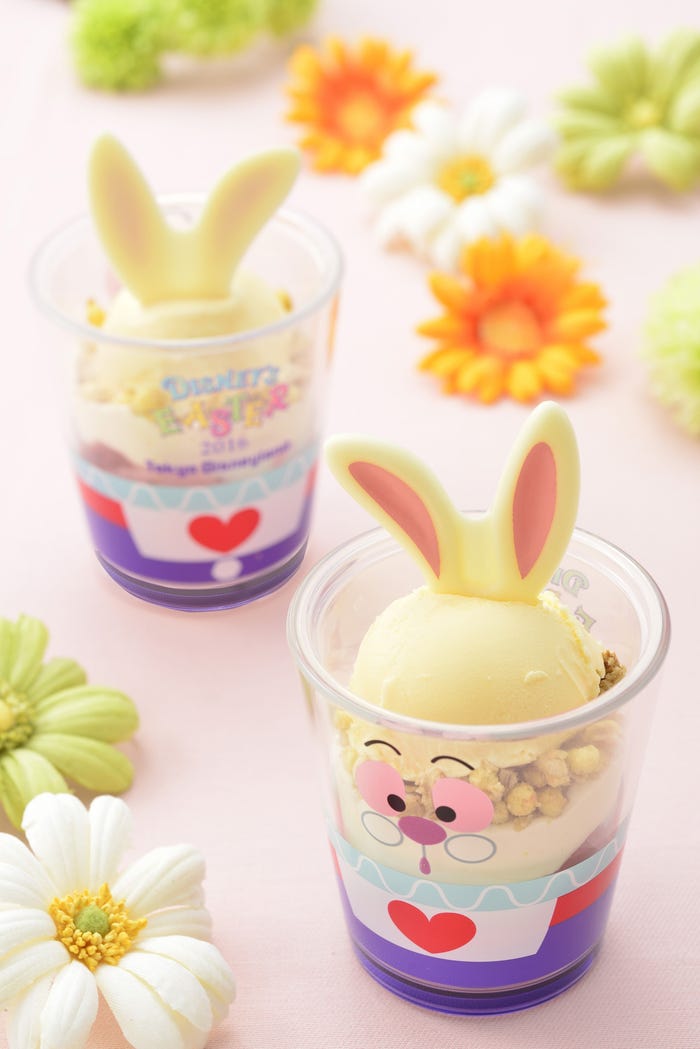 イースターサンデー、スーベニアカップ付き1個860円(C)Disney