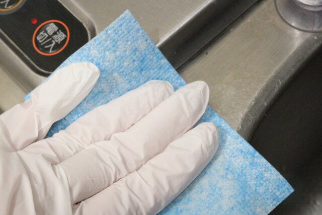 水だけでウロコも落ちる鏡シート（15枚）　キッチン　使用例