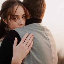 私には彼じゃない 別れたい彼氏を納得させるさよならの理由3つ モデルプレス