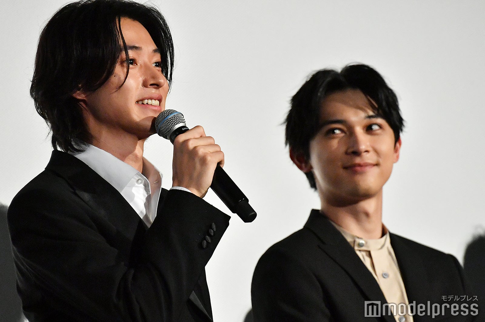 山崎賢人、吉沢亮 （C）モデルプレス
