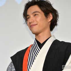 モデルプレス - “福士蒼汰お兄ちゃん”の「途中から飽きちゃう」撮影秘話 桐山漣が明かす<曇天に笑う>