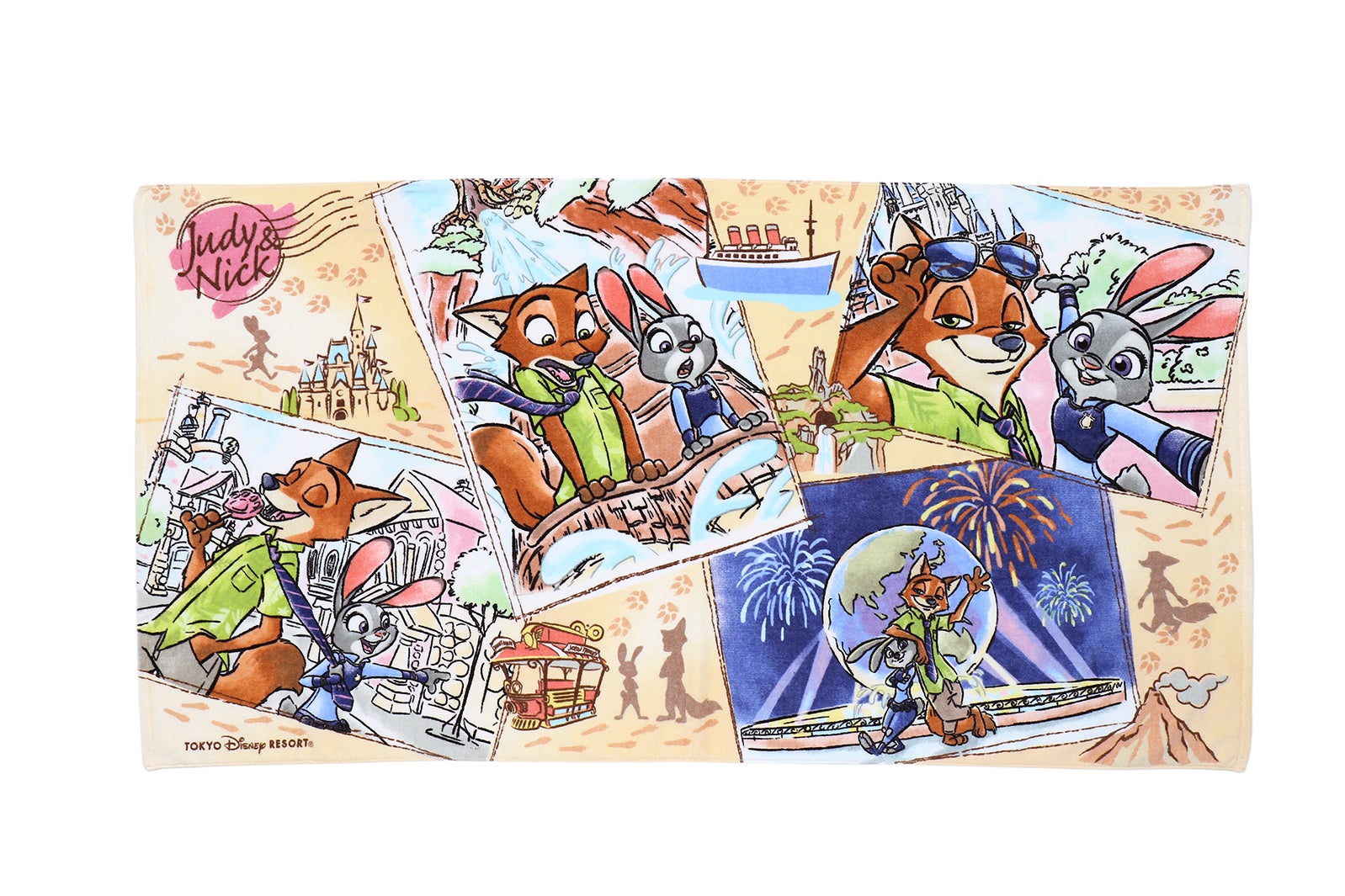 ワイドバスタオル（¥3,400）（C）Disney