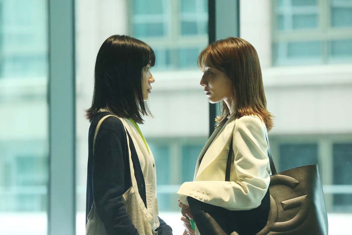 奈緒、田中みな実「あなたがしてくれなくても」第7話より(C)フジテレビ