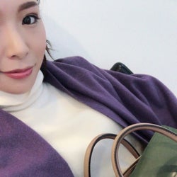 2018年のトレンドカラーは「ウルトラバイオレット」! すみれ色で大人っぽい旬コーデ11選