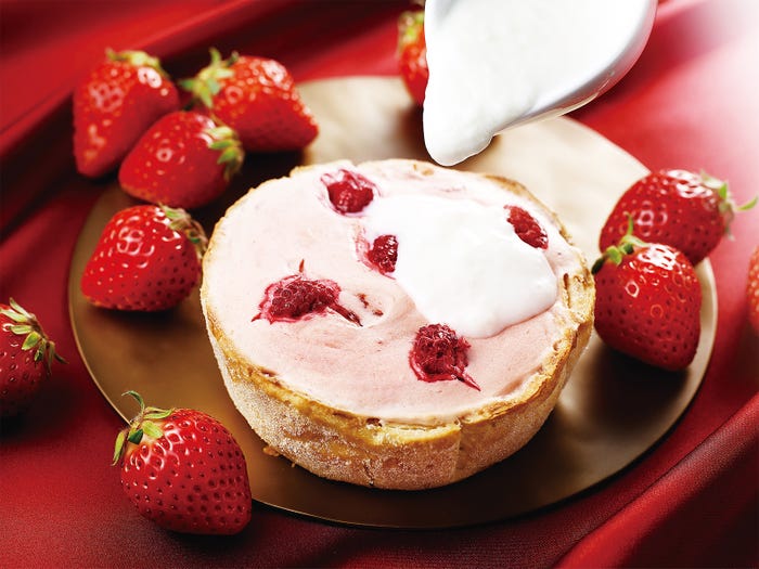 焼きたてミニチーズタルト いちご×杏仁/画像提供: PABLO(パブロ)