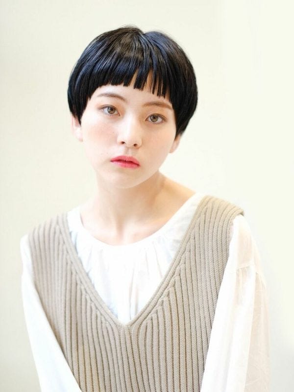 黒髪 オン眉は難しくない 垢抜けする大人の短めバングスタイルを長さ別にご紹介 モデルプレス 黒髪 オン眉は難しくない 垢抜けする大人の短めバングスタイルを長さ別にご紹介 モデルプレス