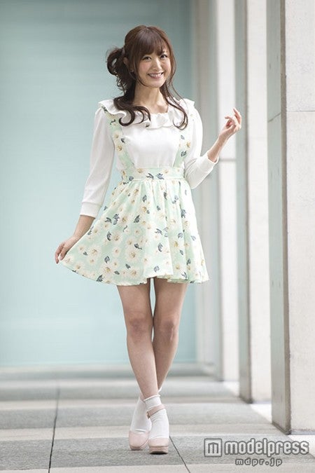 菅野結以、主演ドラマで白目＆コスプレの体当たり演技