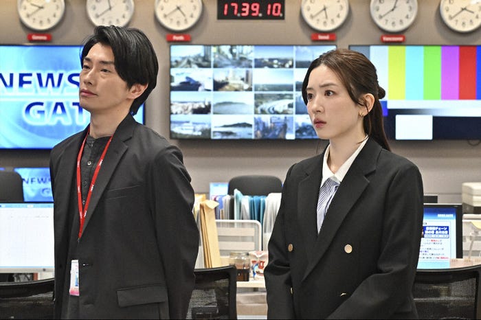 玉置玲央、永野芽郁「キャスター」第5話(C)TBS