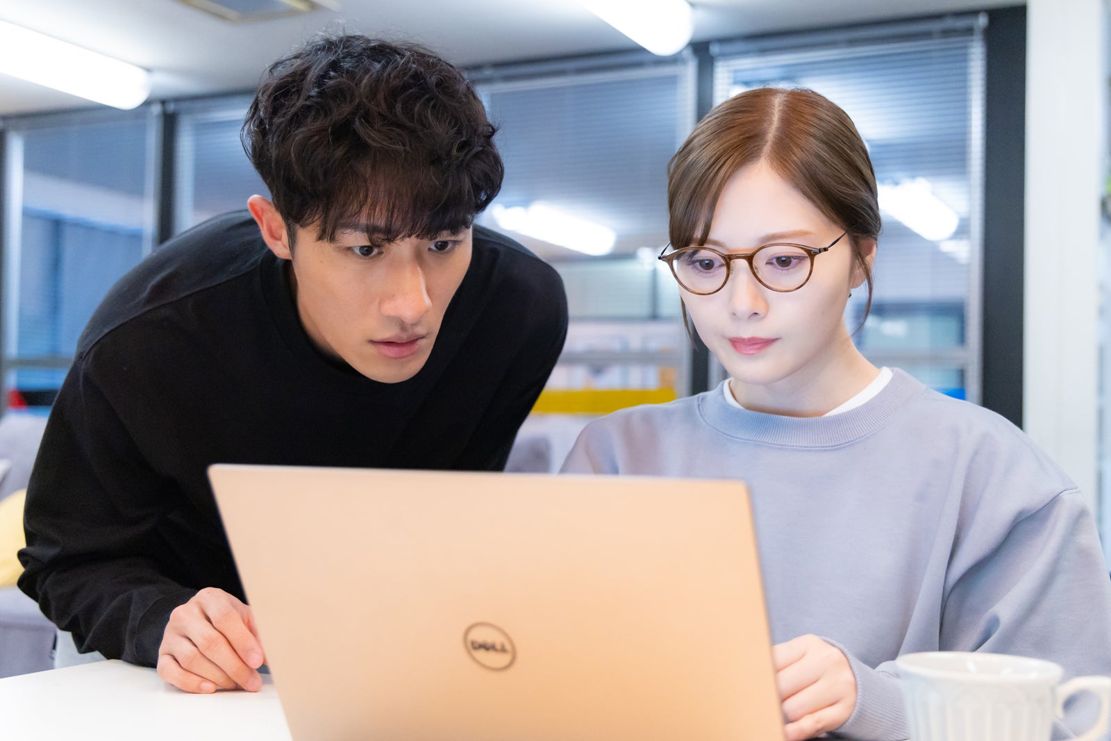 岩本照、白石麻衣（C）テレビ朝日