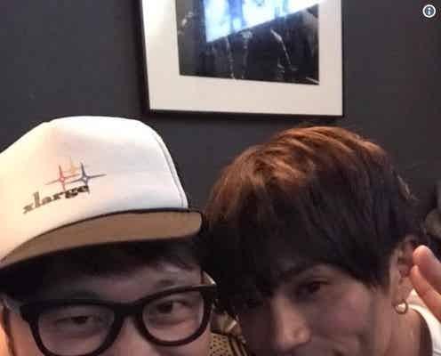 事務所契約解除の山本裕典氏、久々の姿公開にファン歓喜 エハラマサヒロと2ショット