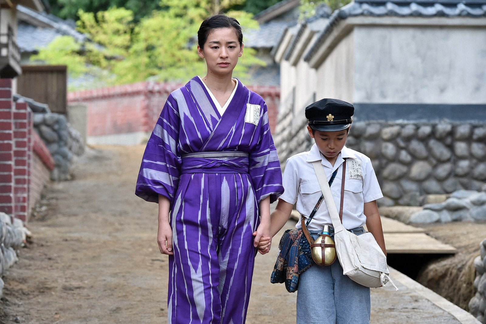 尾野真千子、大山蓮斗／「この世界の片隅に」第4話より（C）TBS