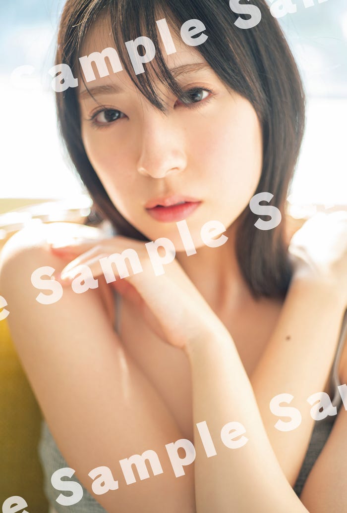 金村美玖/1st写真集「羅針盤」SHIBUYA TSUTAYA限定特典ポストカード/撮影:佐藤佑一(光文社刊)