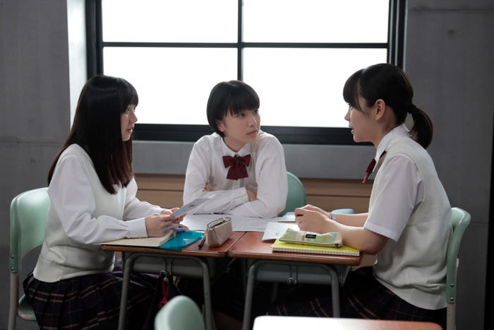 芦田愛菜、藤崎ゆみあ、當真あみ「最高の教師 1年後、私は生徒に■された」第4話より(C)日本テレビ