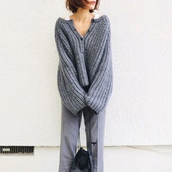 《全身オールグレー》ってダサい…?最新コーデ&おしゃれに着こなす4つの秘訣