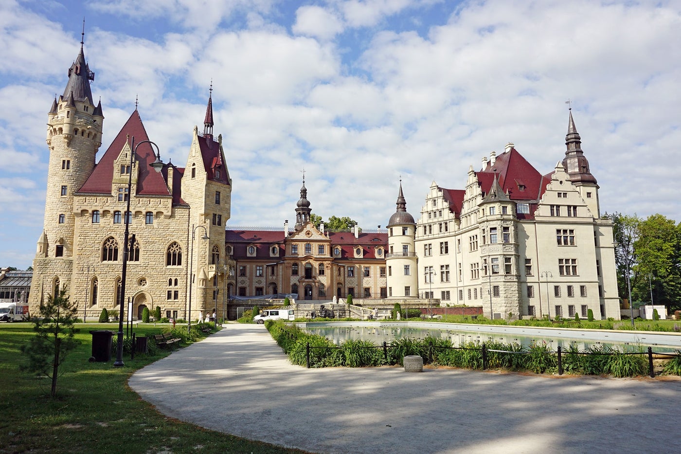 モシュナ城。ロボットミュージアムのすぐ近くにある