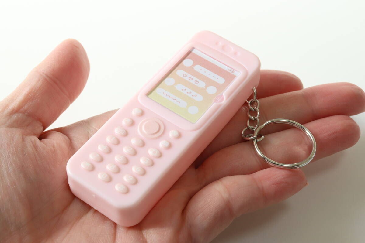 ダイソー　キーホルダー（携帯）