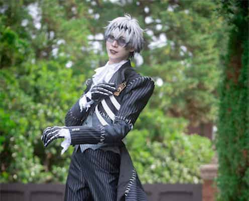 元ジュニアの34歳俳優、『ツイステ』スカリーの“完全再現”コスプレが話題「股下が3kmあってすごい」