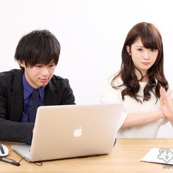 胸キュンしちゃダメ!仕事ができないくせにPCを使ってカッコつけてる男子の特徴・5つ