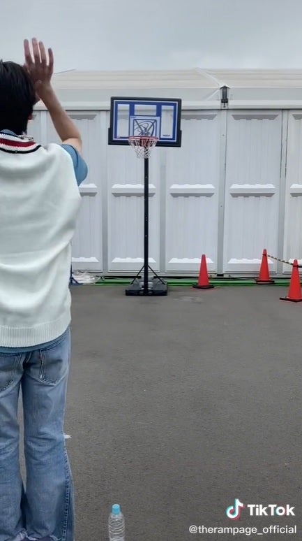 THE RAMPAGE吉野北人、華麗なフリースロー披露「惚れた」「かっこよすぎる」とファン悶絶