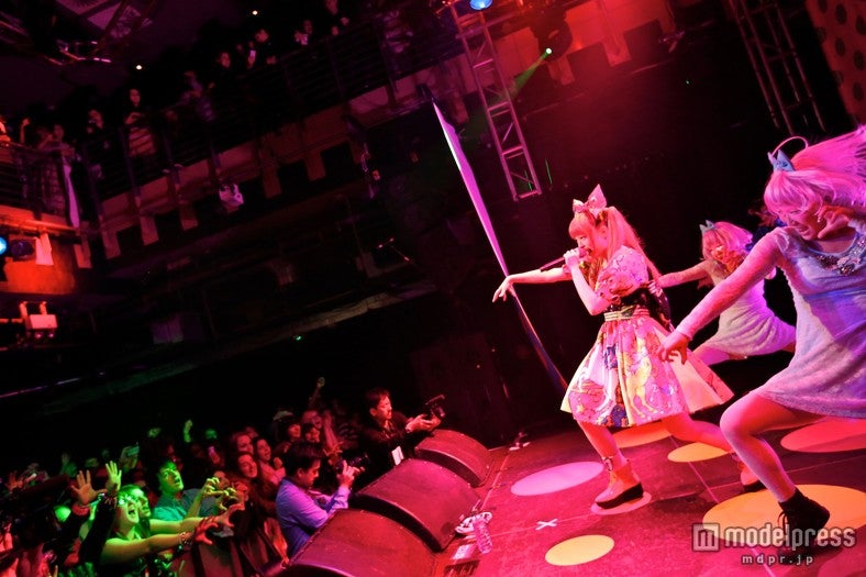 ワールドツアー「100％KPP　WORLD TOUR」のロンドン公演を行ったきゃりーぱみゅぱみゅ／PHOTO by 石井亜希