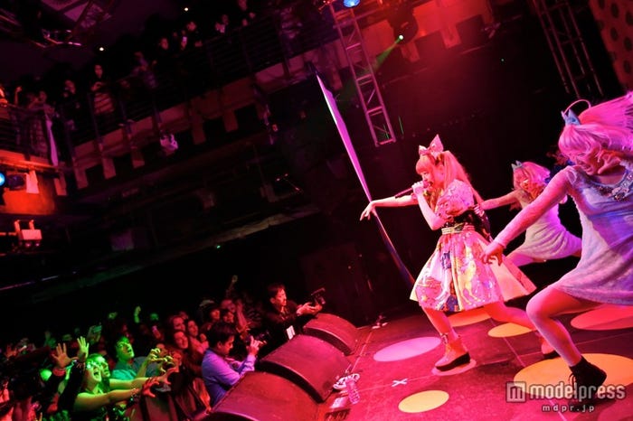 ワールドツアー「100%KPP WORLD TOUR」のロンドン公演を行ったきゃりーぱみゅぱみゅ/PHOTO by 石井亜希