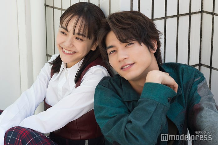 松井愛莉と板垣瑞生(C)モデルプレス