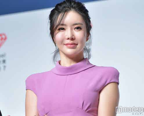 “SEXYクイーン”アン・シネ、美ボディくっきりドレスで美貌あふれる