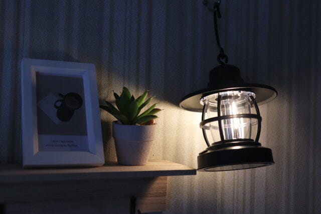 キャンドゥ　LEDフィラメントランタン　使用例　フック