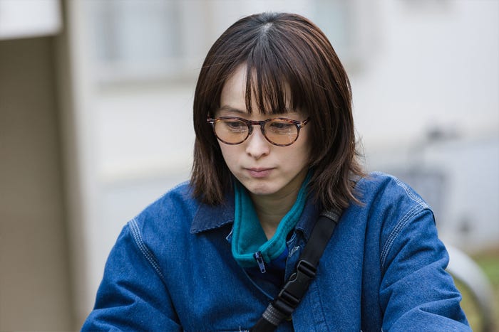 清野菜名「日曜の夜ぐらいは…」第3話より(C)ABCテレビ