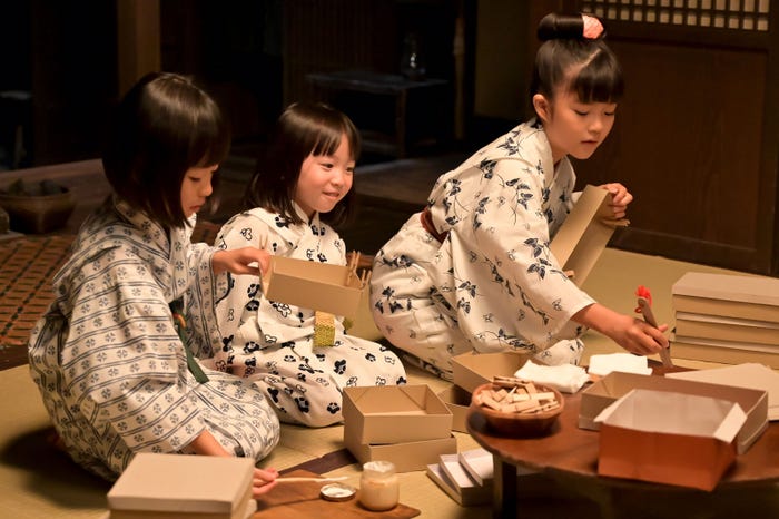 吉川さくら、永谷咲笑、永瀬ゆずな「あんぱん」第6話(C)NHK