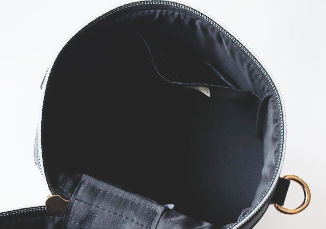 しまむら　バッグ　バニティ　中身