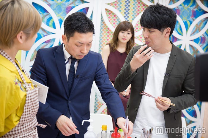 夏目花実、ニューヨークの試食の様子(C)モデルプレス