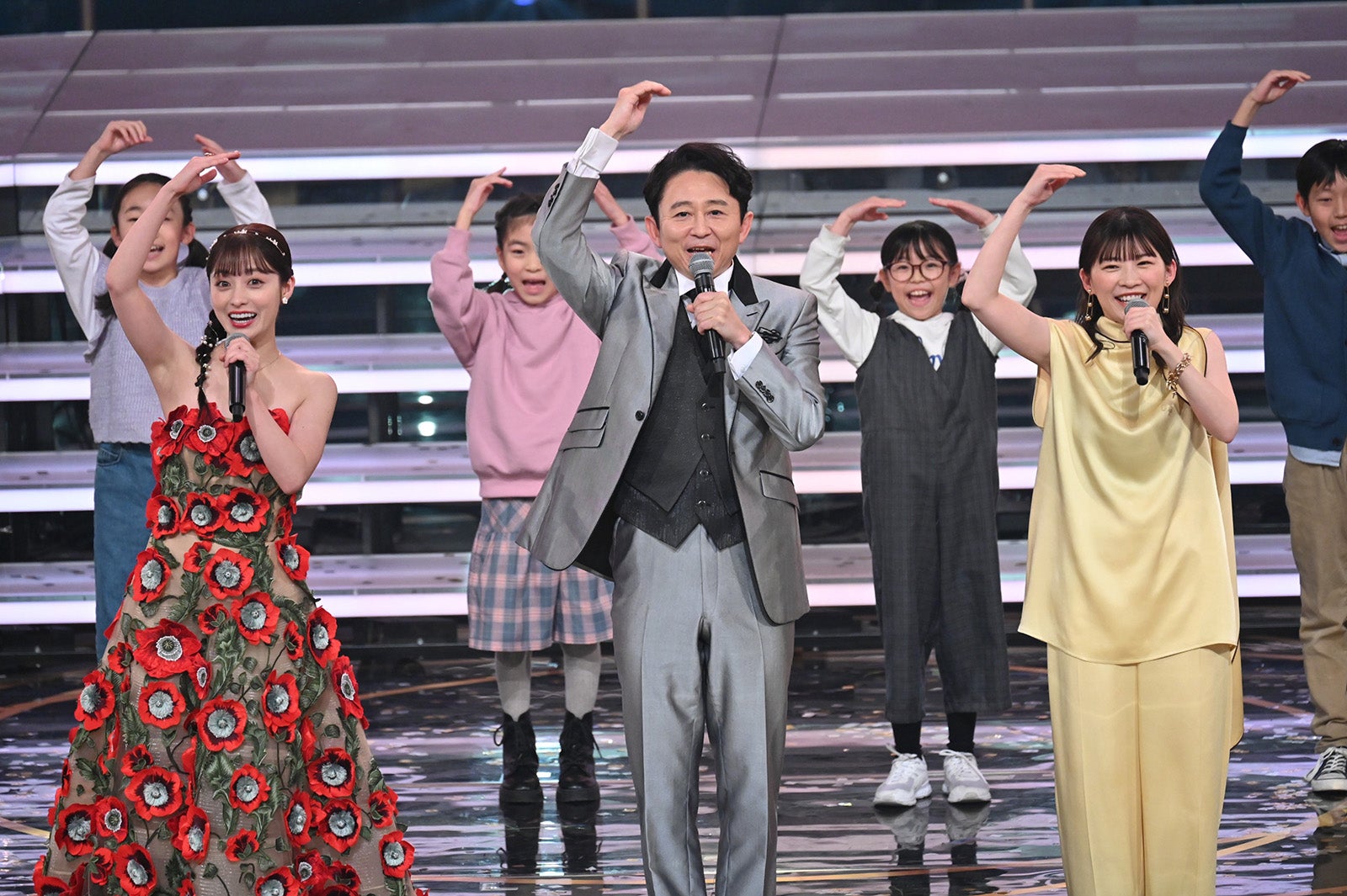 橋本環奈、有吉弘行、伊藤沙莉（提供写真）