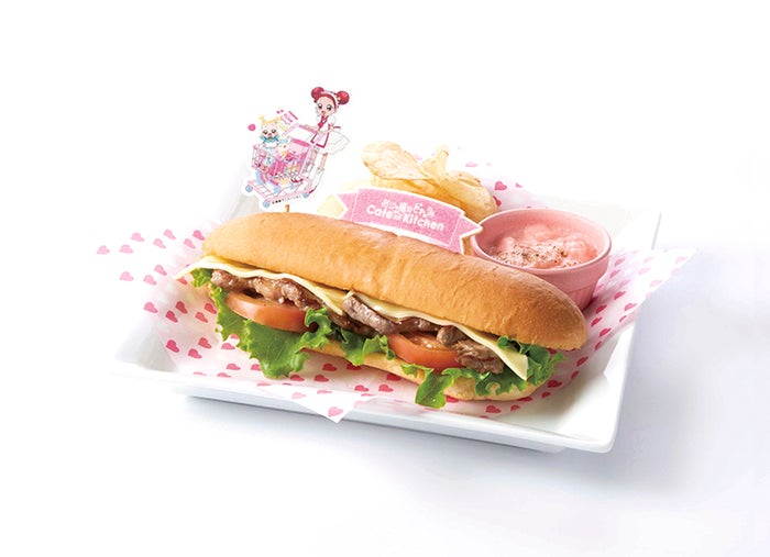 どれみの憧れ！ステーキサンドプレート1,490円（C）東映アニメーション