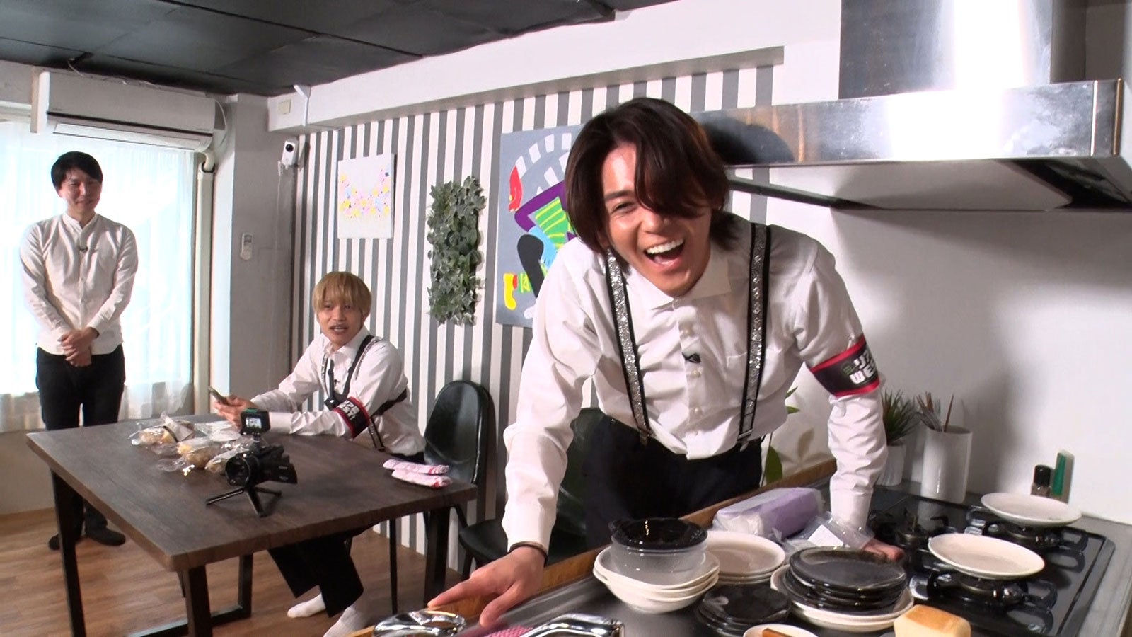 ジャニーズWEST中間淳太、サブスク生活に開眼？小瀧望は「お父さん、お母さんありがとう！」と歓喜