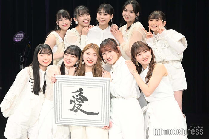 アンジュルム/(上段左から)平山遊季、為永幸音、橋迫鈴、川名凜、松本わかな(下段左から)伊勢鈴蘭、上國料萌衣・竹内朱莉・佐々木莉佳子、川村文乃(C)モデルプレス