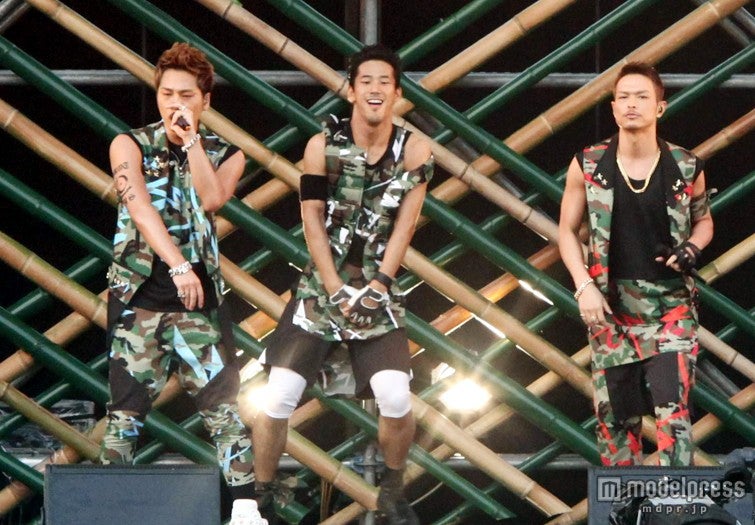 会場を熱狂で包み込んだ三代目JSB（左より）登坂広臣（Vo）、NAOKI（Pafomer）、今市隆二（Vo)