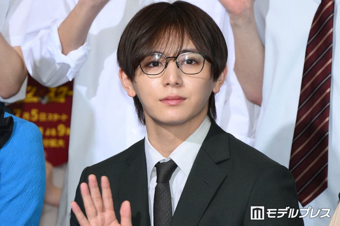 Hey! Say! JUMP山田涼介、有岡大貴＆知念侑李らと“バレずに”ダンスコンテスト出場「風で僕の仮面だけ飛んで」ハプニング回顧【ビリオン×スクール】