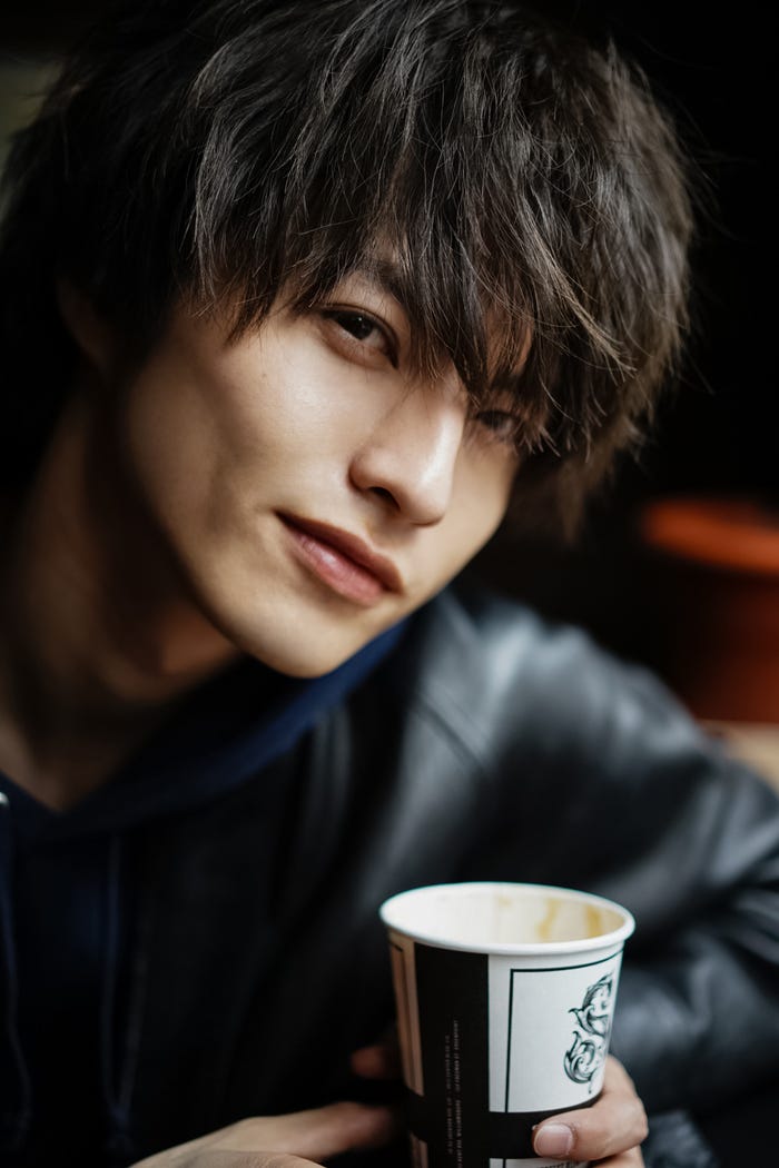 若手俳優 小南光司の写真集冊特典 小南光司に膝枕してもらいつつ頭もポンポンしてもらえる券 仮 がパワーワードだと話題に モデルプレス 若手俳優 小南光司の写真集冊特典 小南光司に膝枕してもらいつつ頭もポンポンしてもらえる券 仮 がパワーワードだと話題に モデルプレス