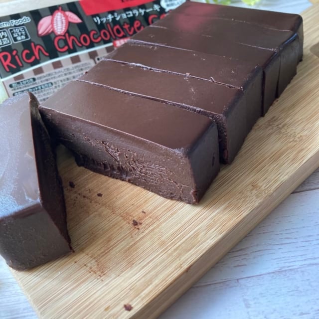 業務スーパーのリッチショコラケーキの断面