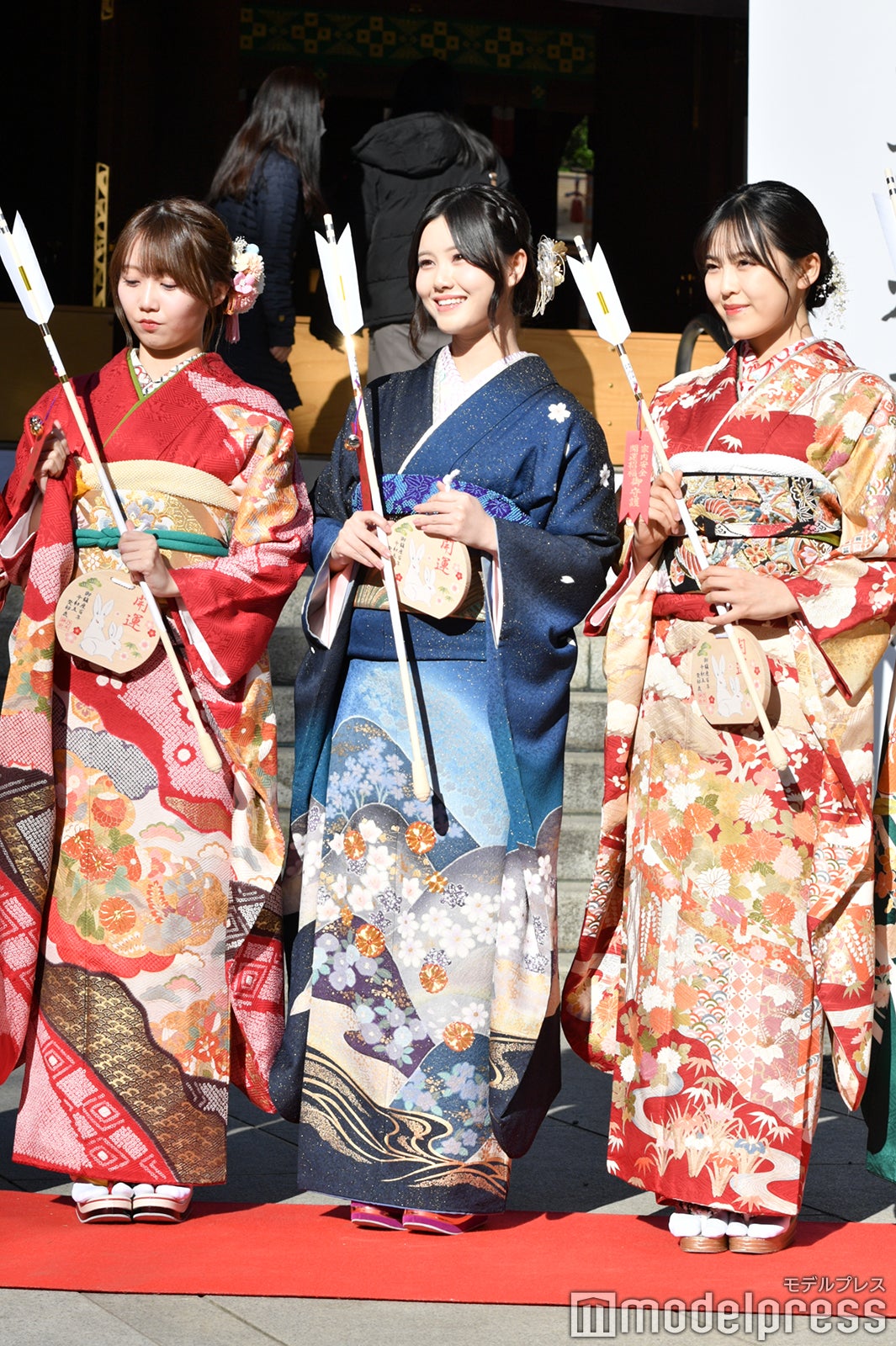 矢久保美緒、伊藤理々杏、柴田柚菜（C）モデルプレス