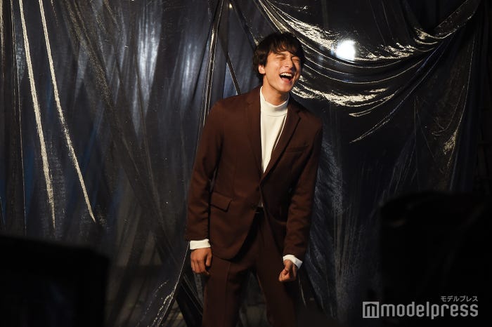 「You are my world」と歌い上げる小関裕太(C)モデルプレス