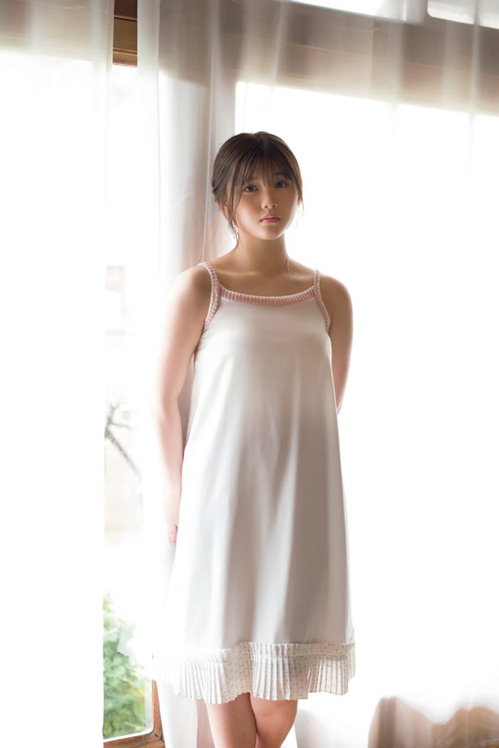 伊藤理々杏(C)佐藤裕之、光文社