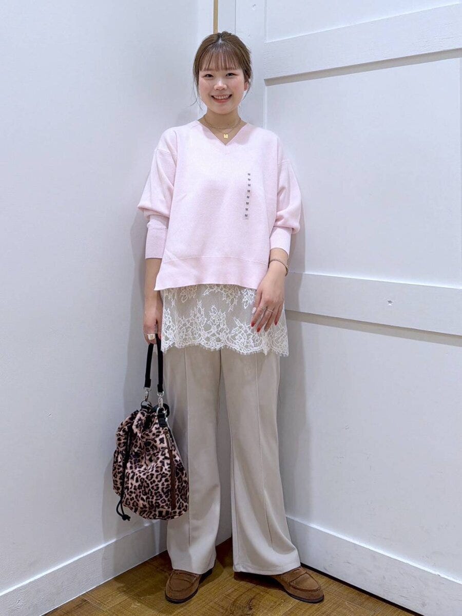 グローバルワークのスウェットライクVネックプルオーバー