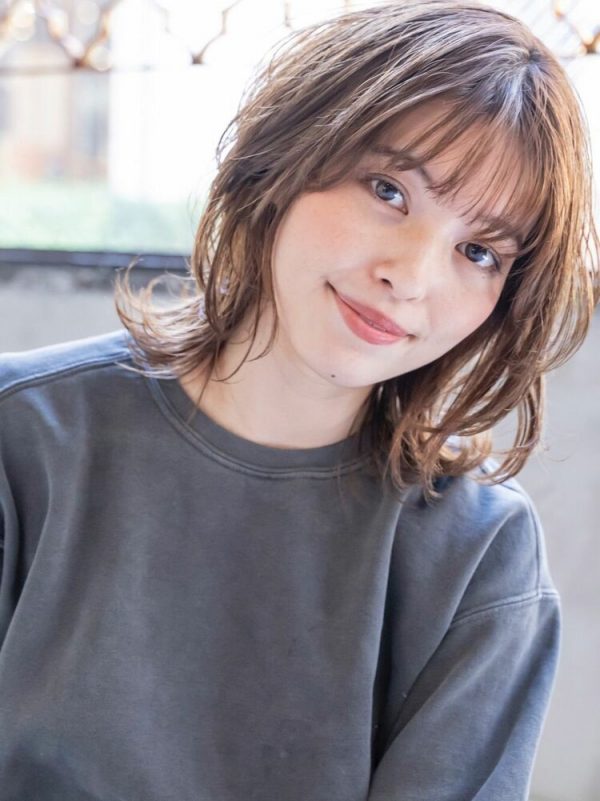 最新 ウルフカットカラー特集 攻めたおしゃれが似合うおすすめの髪型を紹介 モデルプレス