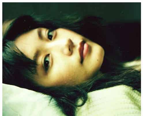 有村架純の視線にドキッ “添い寝風”ショットに「隣にいるみたい」ファン悶絶