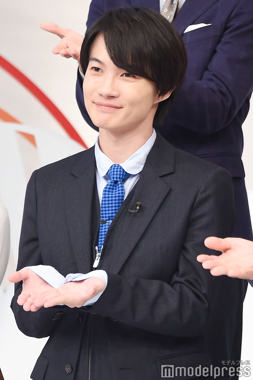 「ZIP!」ポーズも完ぺきに決めた神木隆之介 （C）モデルプレス