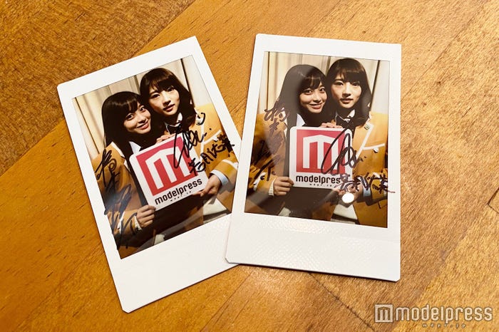 橋本環奈&若月佑美、サイン入りチェキプレゼント (C)モデルプレス