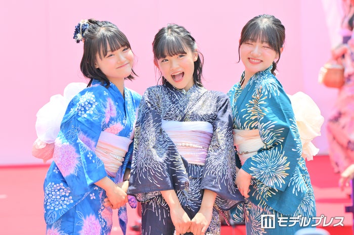 “現役中学生”3姉妹YouTuberろこまこあこ、炎天下で爽やか浴衣姿 3ショットランウェイに歓声【GAKUSEI RUNWAY】